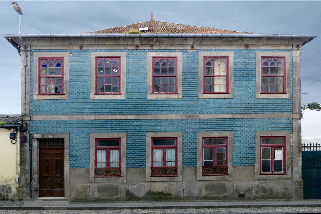 On this picture you can see the headquarters of Critical Concrete in Porto.